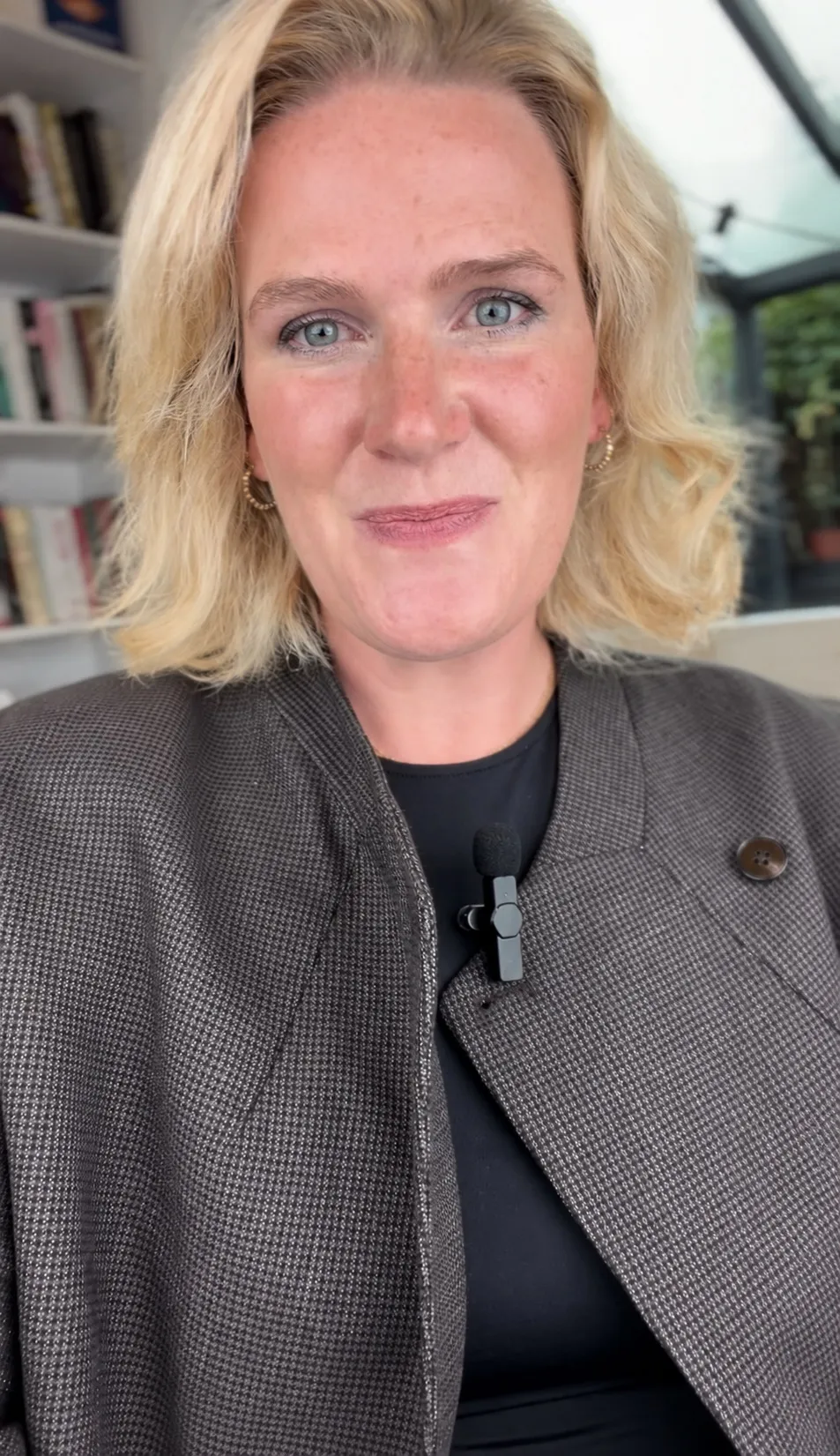 Laura Solzbacher, Medienwissenschaftlerin und Mutter von fünf Kindern